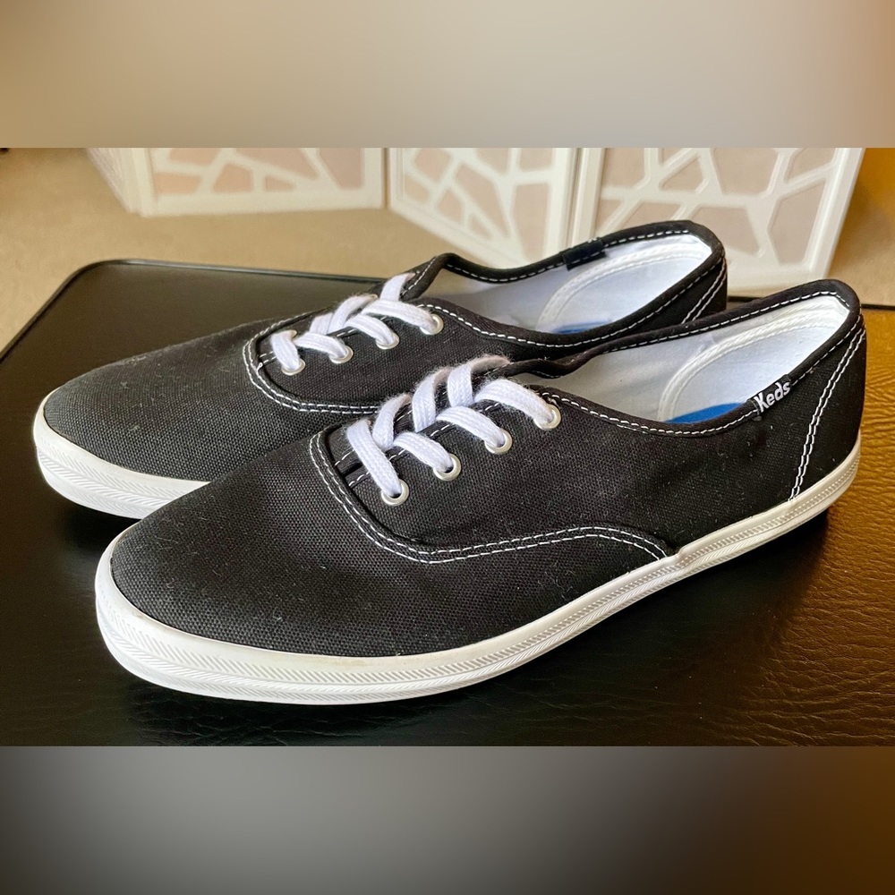 Keds Women’s size 7 Black Champion Original Canvas WF34100M Sneakers